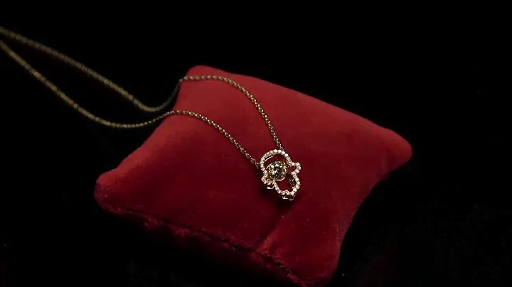 КОЛЬЕ SWAROVSKI "LUCKILY HAMSA"